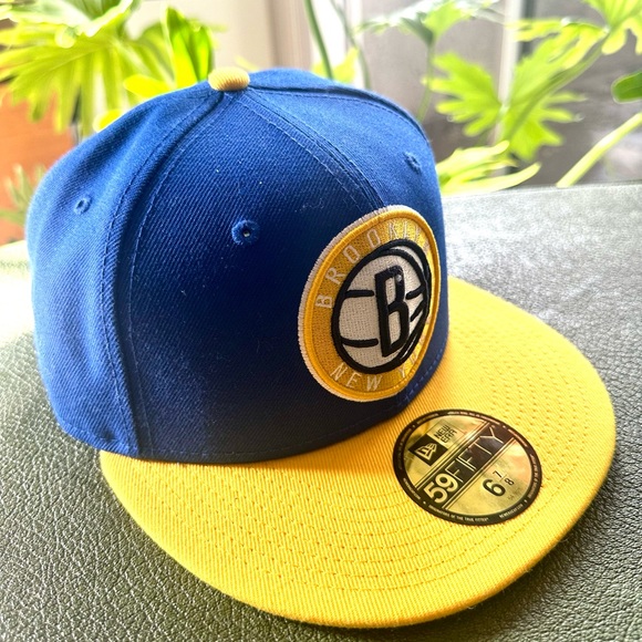 Men’s Brand New Brooklyn Nets New Era Blue and Yellow Ball Cap - Picture 1 of 4